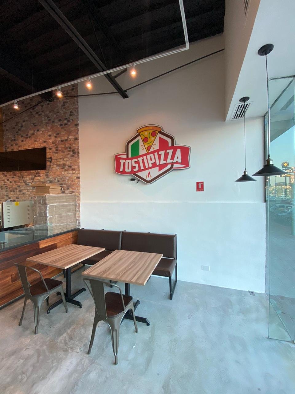Tostipizza local 4